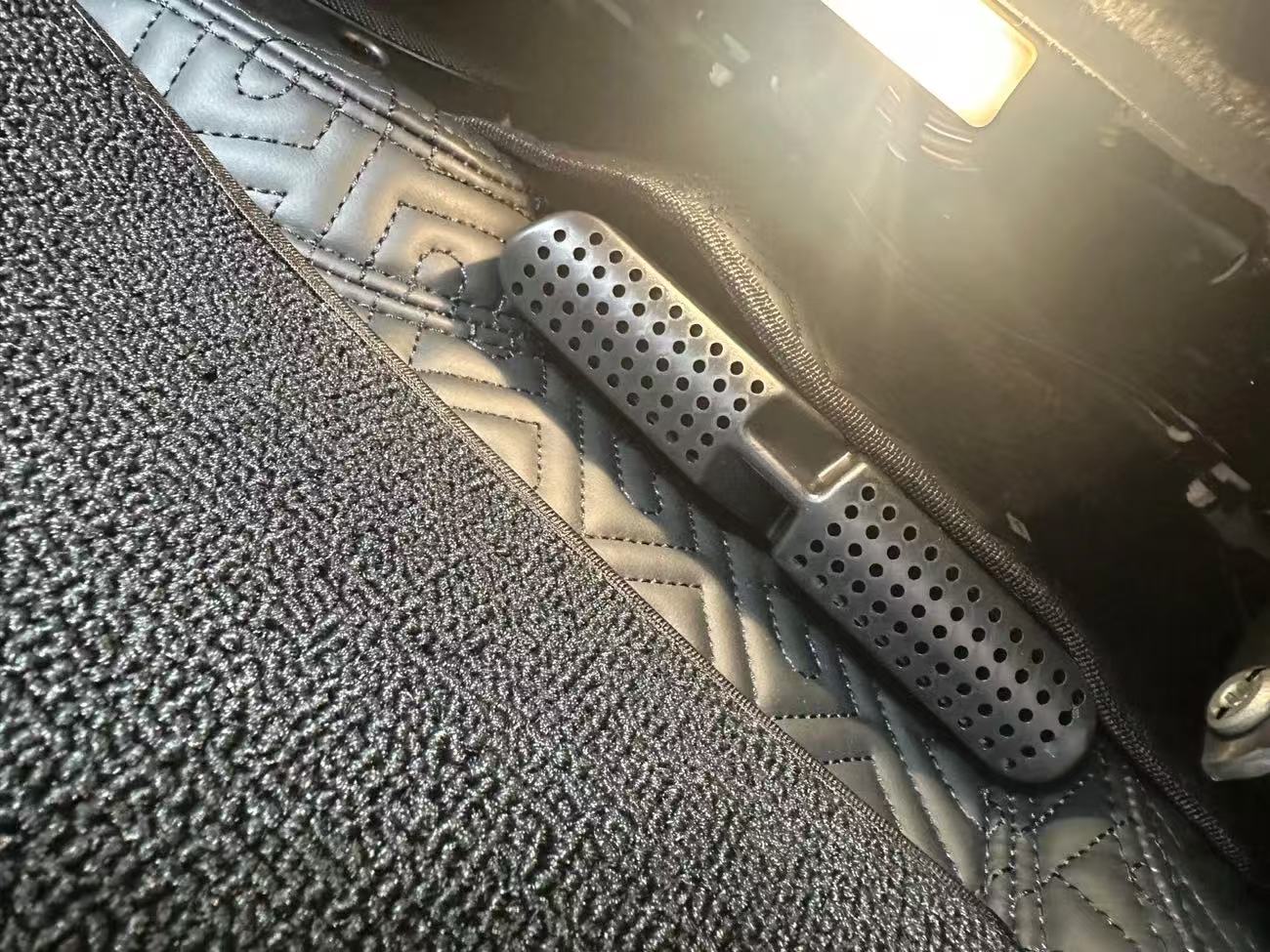 Car Air Vent Cover Grille For  - огляд і ціна Car Seat Cover